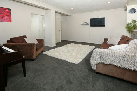 Photo of property in 48 Vintage Drive, Henderson, Auckland, 0612