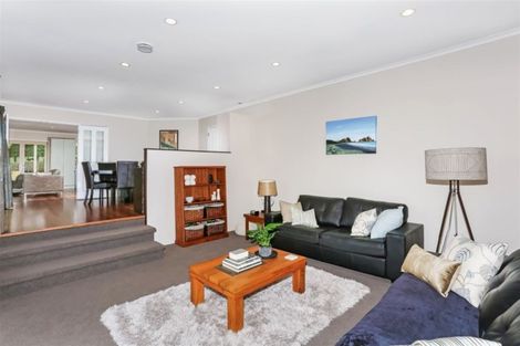 Photo of property in 6a Jayar Heights, Bombay, 2675