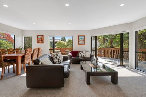 Photo of property in 8 Saint Lucia Place, Unsworth Heights, Auckland, 0632