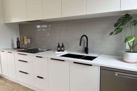 Photo of property in 10 Balthazar Road, Kumeu, 0810