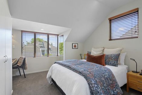 Photo of property in 37 Thornycroft Street, Fendalton, Christchurch, 8052