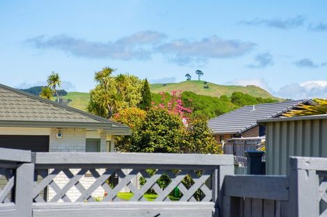 Photo of property in 64 Blake Boulevard, Papamoa Beach, Papamoa, 3118