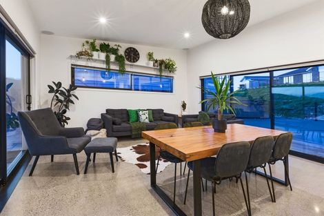 Photo of property in 20 Omaka Place, Aotea, Porirua, 5024