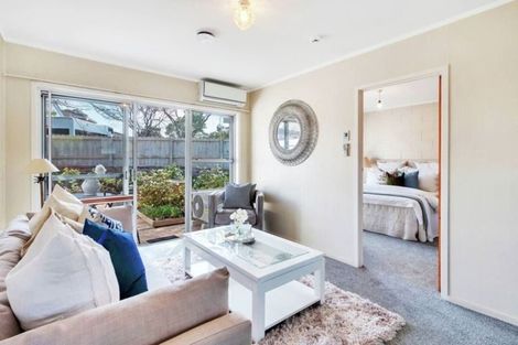 Photo of property in 2/37 Oriana Avenue, Lynfield, Auckland, 1042