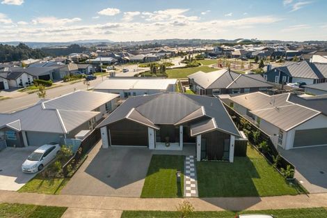 Photo of property in 34 Kahuparere Crescent, Pyes Pa, Tauranga, 3112