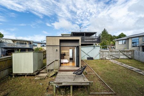 Photo of property in 2/20 Celeste Place, Totara Vale, Auckland, 0627