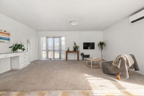 Photo of property in 42 Rutherford Drive, Waikanae Beach, Waikanae, 5036