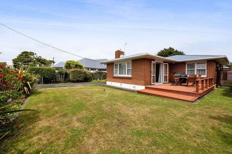 Photo of property in 1 Reid Avenue, Hawera, 4610