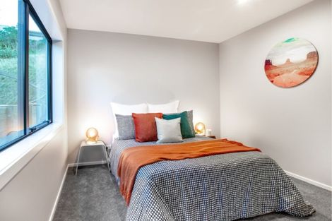 Photo of property in 42 Domett Street, Newlands, Wellington, 6037