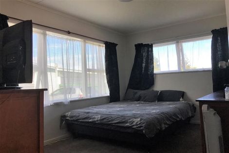 Photo of property in 24 Clayton Road, Manurewa, Auckland, 2102