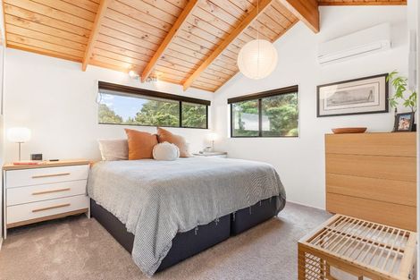 Photo of property in 33 Park Hill Road, Birkenhead, Auckland, 0626