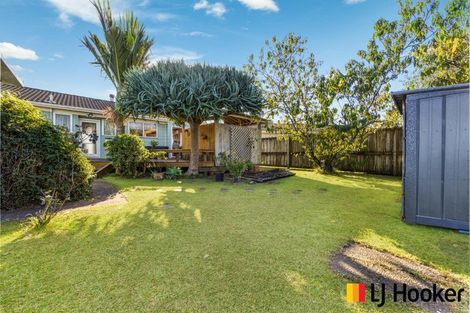 Photo of property in 22 Adel Place, Weymouth, Auckland, 2103