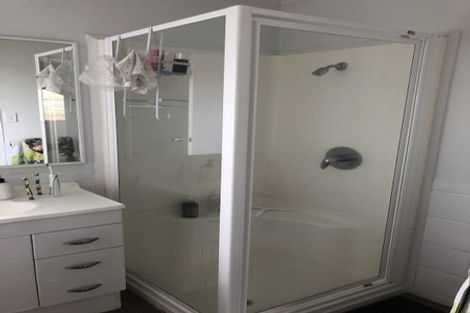 Photo of property in 7 Seaglen Place, Botany Downs, Auckland, 2010