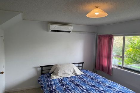 Photo of property in 2/366a Glenfield Road, Glenfield, Auckland, 0629