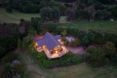 Photo of property in 2843b Tairua Whitianga Road, Kaimarama, Whitianga, 3591