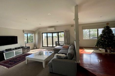 Photo of property in 1/86 Saddleback Rise, Murrays Bay, Auckland, 0630