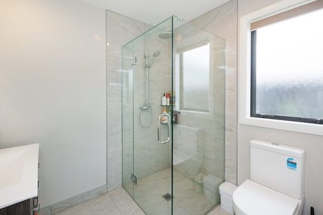 Photo of property in 71 Johnstone Drive, Fitzherbert, Palmerston North, 4410