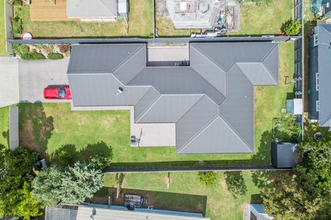 Photo of property in 2 Bayview Drive, Waiuku, 2123