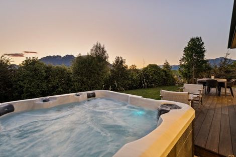 Photo of property in 1 Torridon Court, Jacks Point, Queenstown, 9371