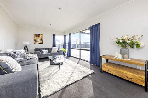 Photo of property in 151 Chichester Drive, Rosehill, Papakura, 2113
