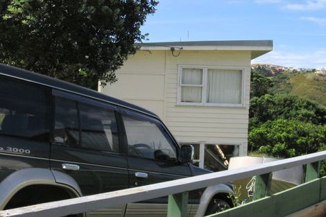 Photo of property in 18a Liddel Grove, Island Bay, Wellington, 6023