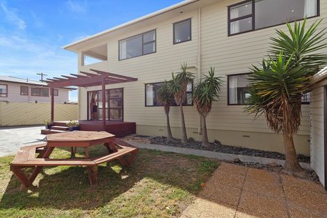 Photo of property in 24b Karewa Parade, Papamoa Beach, Papamoa, 3118