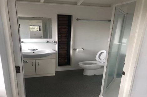 Photo of property in 58 Gladstone Road, Northcote, Auckland, 0627