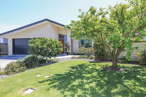 Photo of property in 14 Raven Grove, Havelock North, 4130