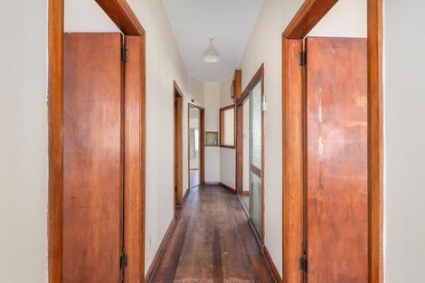 Photo of property in 2 Moorefield Road, Johnsonville, Wellington, 6037