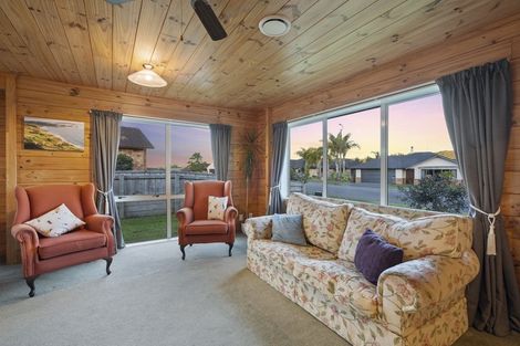 Photo of property in 2 Halyard Loop, Haruru, 0204