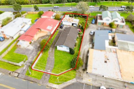 Photo of property in 97 Vodanovich Road, Te Atatu South, Auckland, 0610