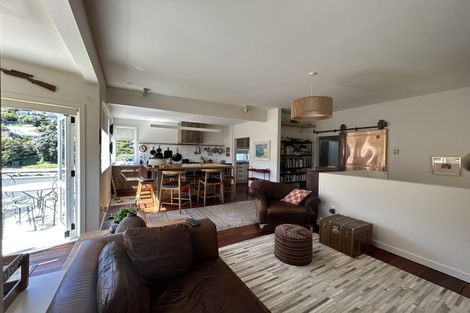 Photo of property in 21 Jackson Street, Island Bay, Wellington, 6023