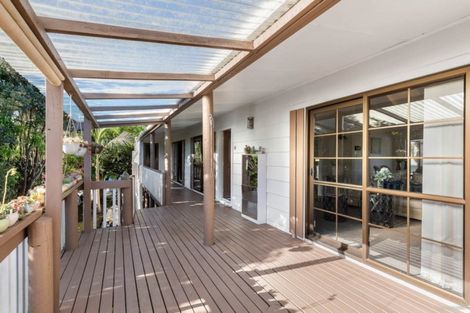 Photo of property in 6 Standish Place, Bayview, Auckland, 0629