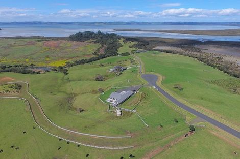 Photo of property in 137 Tuparekura Road, South Head, Helensville, 0874