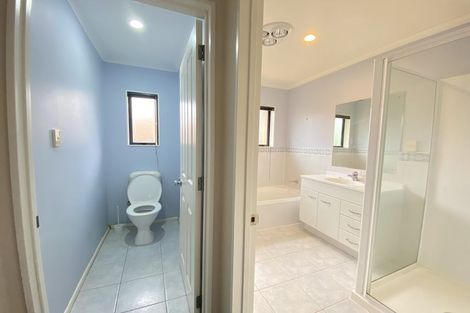 Photo of property in 23 Dairyland Drive, East Tamaki Heights, Auckland, 2016