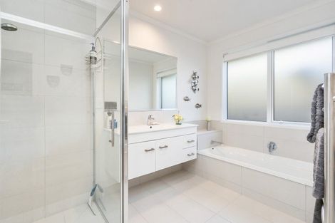 Photo of property in 20 Stace Hopper Drive, One Tree Point, 0118