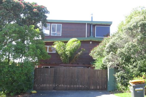 Photo of property in 31 Rothesay Bay Road, Rothesay Bay, Auckland, 0630