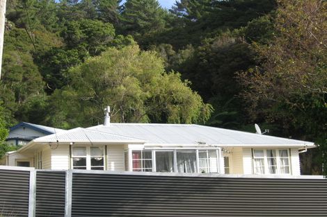 Photo of property in 14 August Street, Stokes Valley, Lower Hutt, 5019
