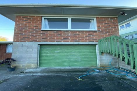 Photo of property in 4 Trojan Crescent, New Lynn, Auckland, 0600