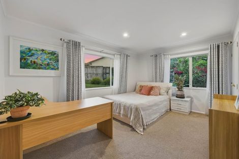 Photo of property in 22 Windfall Grove, Greenhithe, Auckland, 0632