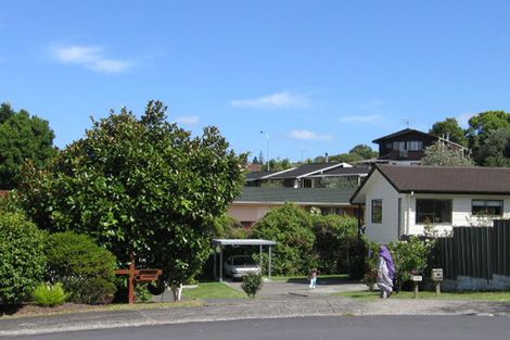 Photo of property in 2/21 Capricorn Place, Browns Bay, Auckland, 0630