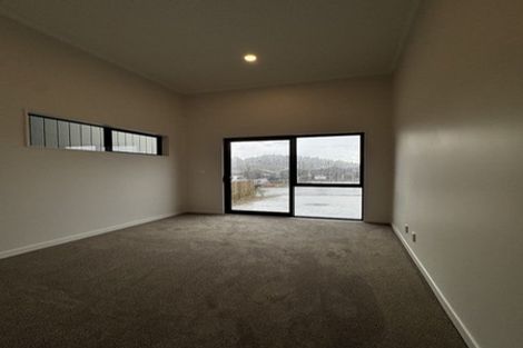 Photo of property in 17 Makenu Crescent, Wainui, 0992