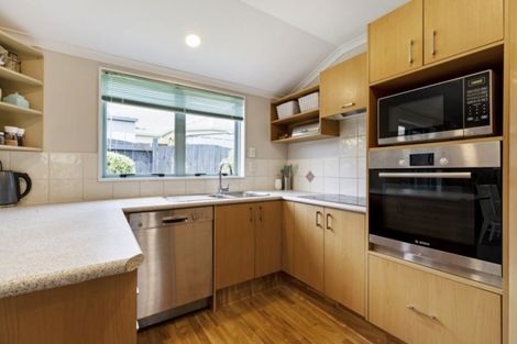 Photo of property in 122 Dalton Drive, Papamoa Beach, Papamoa, 3118