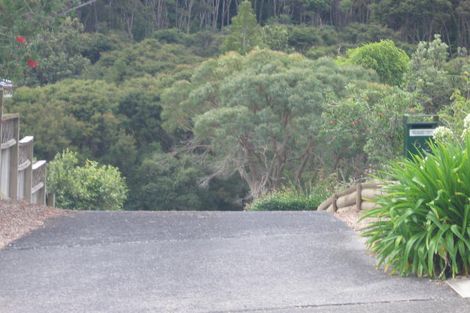 Photo of property in 62 Spinella Drive, Bayview, Auckland, 0629