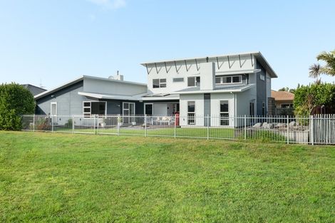 Photo of property in 115 Oriental Parade, Papamoa Beach, Papamoa, 3118