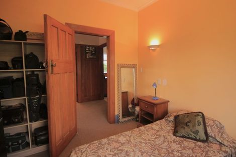 Photo of property in 82 Avonhead Road, Avonhead, Christchurch, 8042