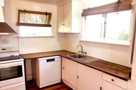 Photo of property in 61 Whiteley Street, Moturoa, New Plymouth, 4310