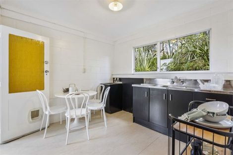 Photo of property in 1144 Scenic Drive North, Swanson, Auckland, 0816