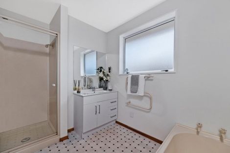 Photo of property in 7a Dinton Street, Russley, Christchurch, 8042