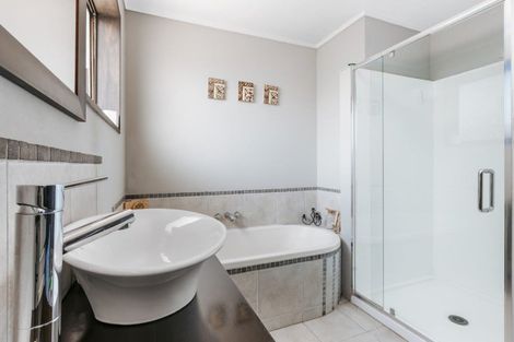 Photo of property in 132a Dickson Road, Papamoa Beach, Papamoa, 3118